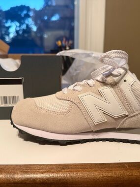 New Balance Kids Beige and White Retro Runner Sneakers